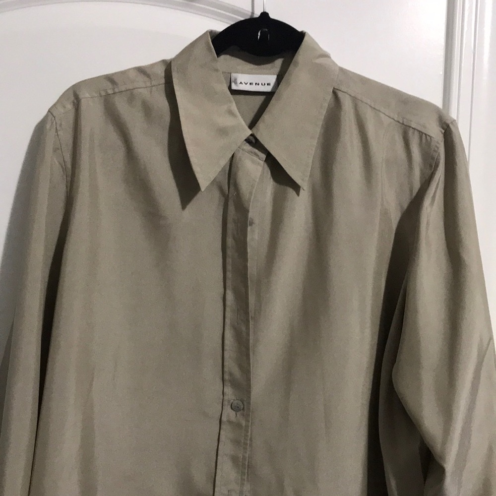 AVENUE Silk button down box cut size14/16